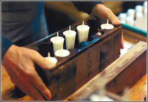 伝統工芸品「越前和蠟燭」の作り方