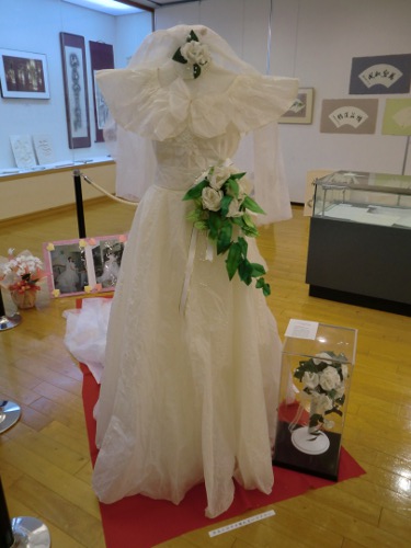 Wedding dress and bouquet made from Tosa washi (Japanese Paper Museum Ino Town)