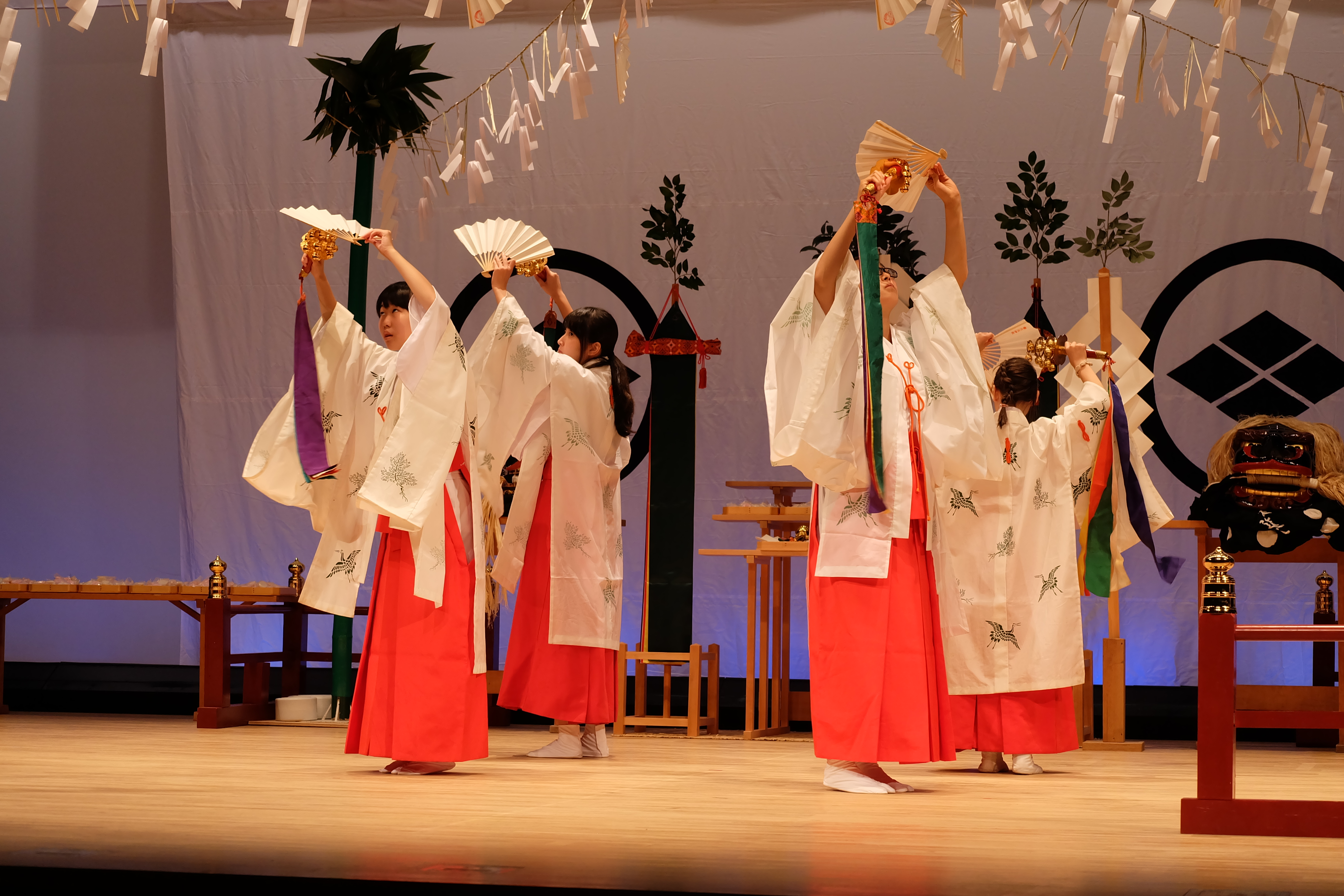 伝統文化「松前神楽：巫女舞」の写真