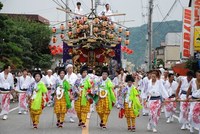 烏山の山あげ行事（山あげ祭）