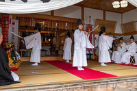 磐梯神社の舟引きと巫女舞